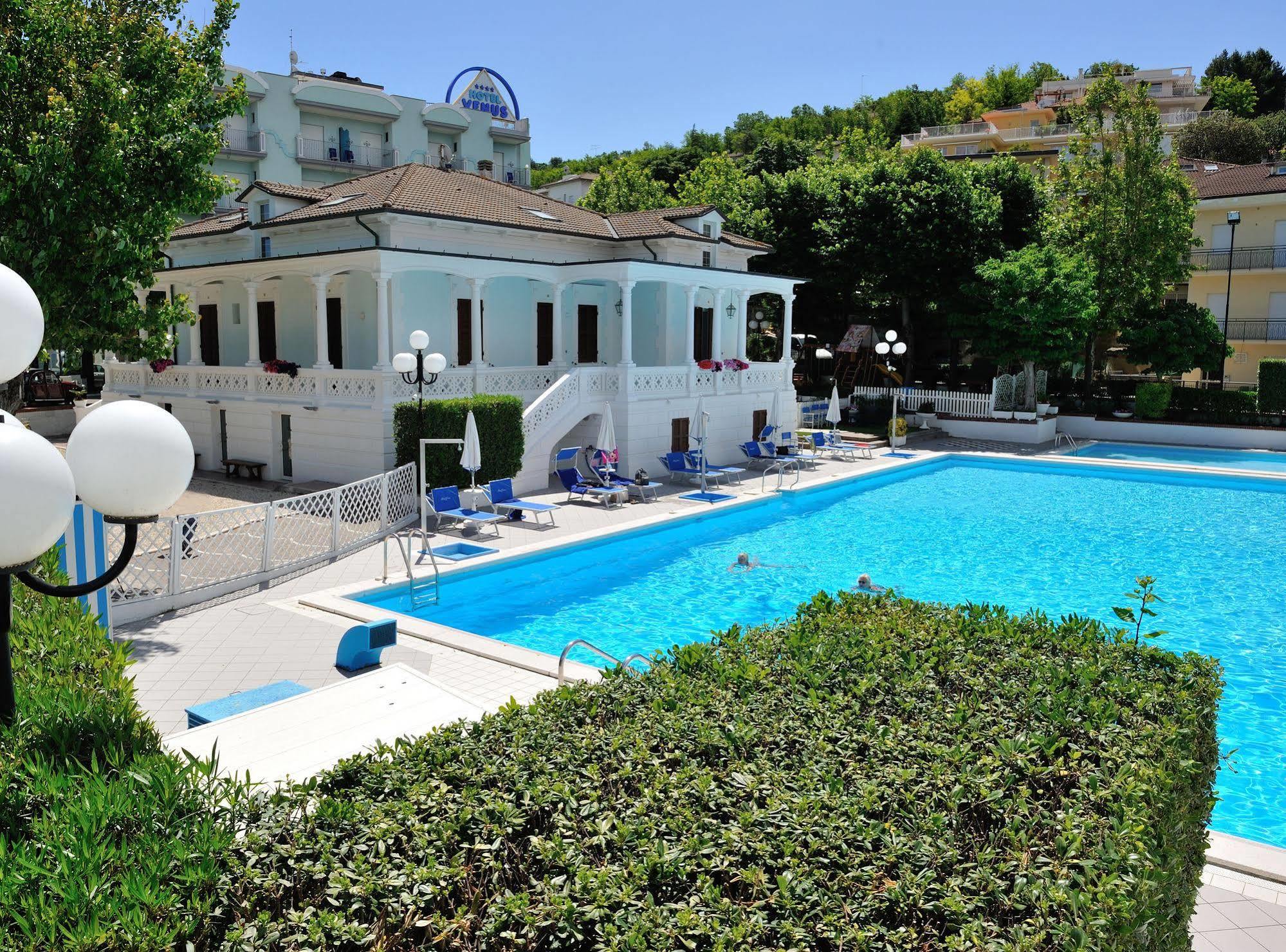 Hotel Venus Габічче-Маре Екстер'єр фото