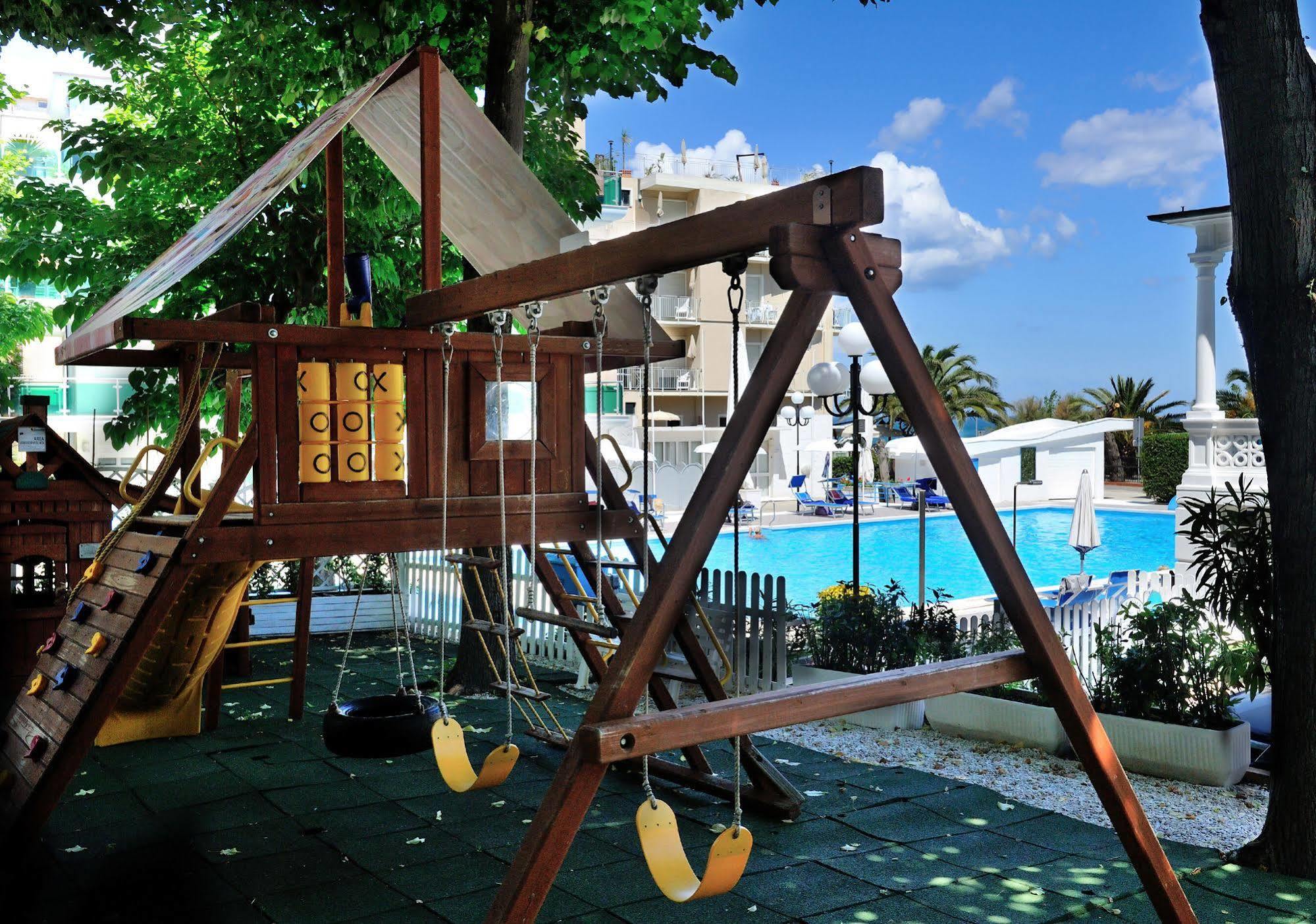 Hotel Venus Габічче-Маре Екстер'єр фото
