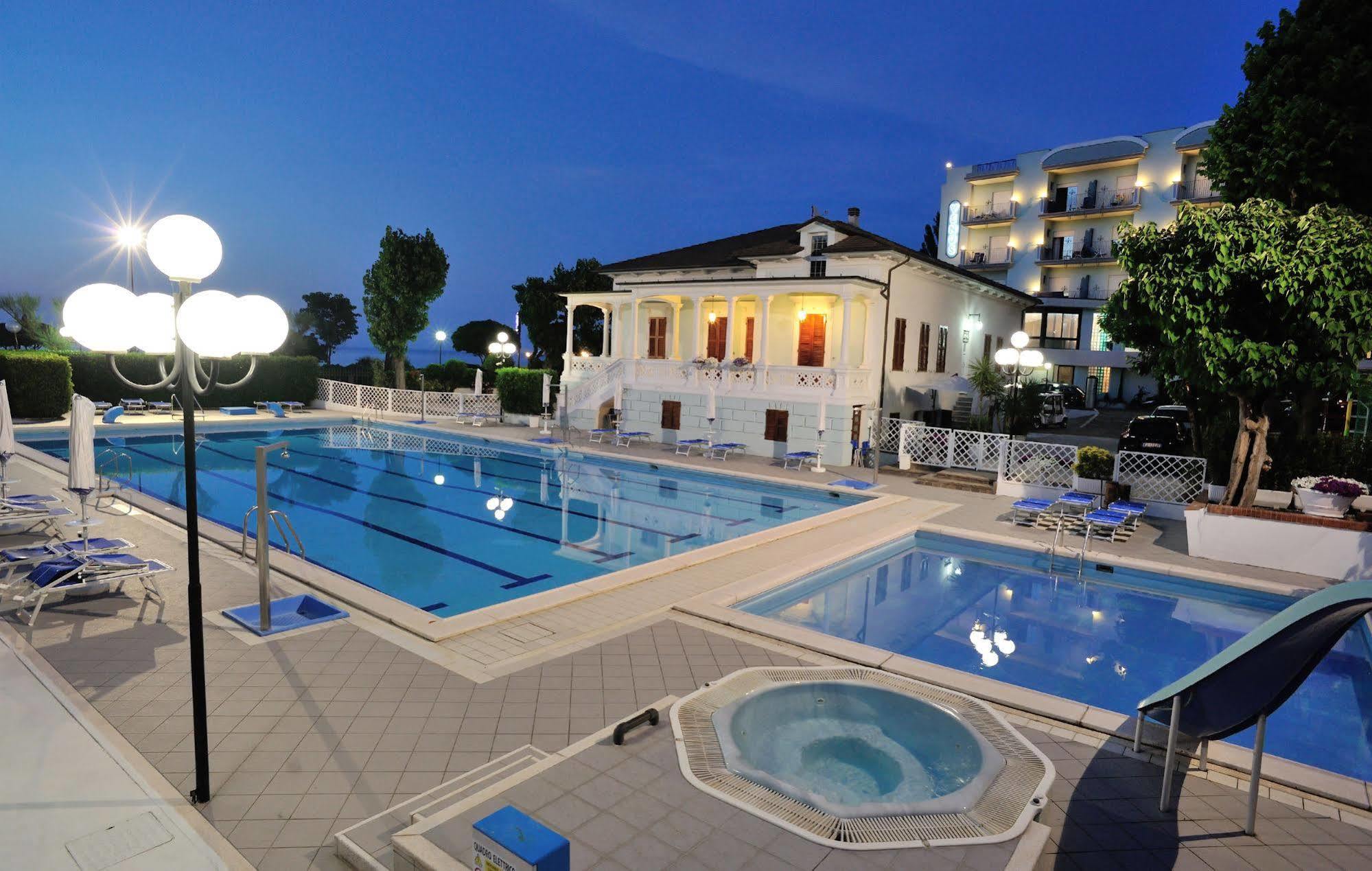Hotel Venus Габічче-Маре Екстер'єр фото